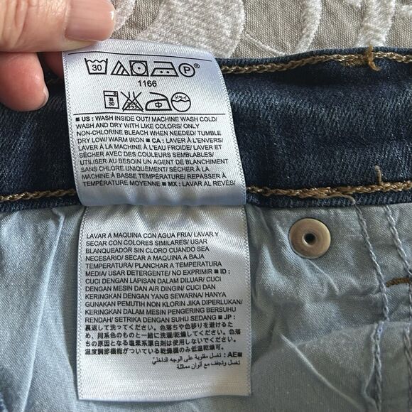 Old Navy Jeans Women 6 Short Blue Curvy Profile Mid Rise MediumWash Preppy Comfy - Picture 5 of 15